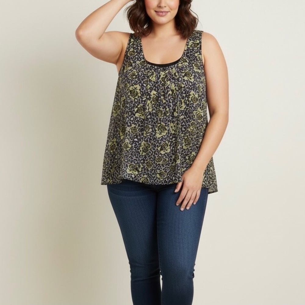 Torrid Animal Print Blouse Sz 2X Womens Black Yellow Top Pleated Cut-Outs Silky
